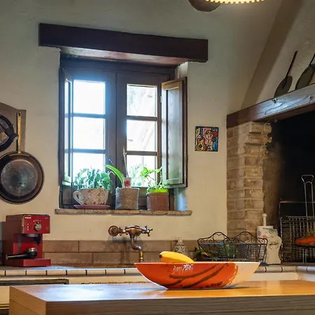 Tenuta Di Campagna Con Piscina Immersa Nel Villa Montecastrilli