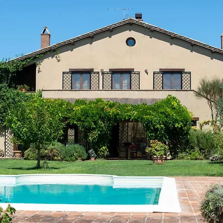Tenuta Di Campagna Con Piscina Immersa Nel Montecastrilli