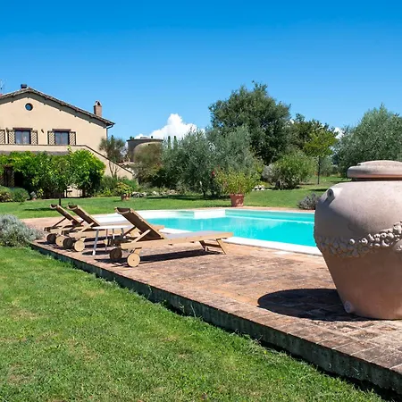 Tenuta Di Campagna Con Piscina Immersa Nel Villa Montecastrilli