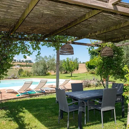 וילה Casale Farnia Montecastrilli