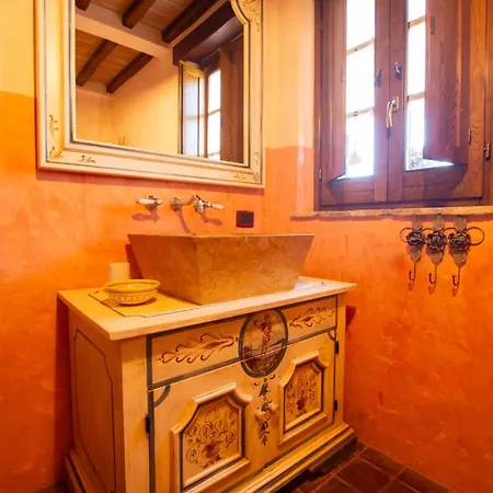 Tenuta Di Campagna Con Piscina Immersa Nel